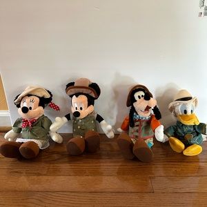 Mickey and friends safari plush